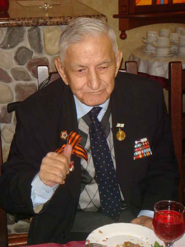 Николай Николаевич Чариков