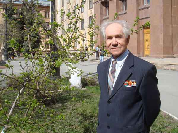 Геннадий Комиссаров
